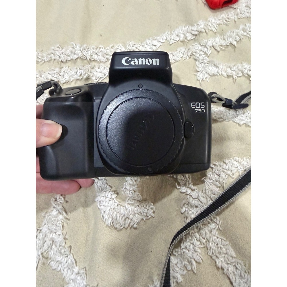 Canon EOS 750 35mm SLR Film Camera Body Only‎